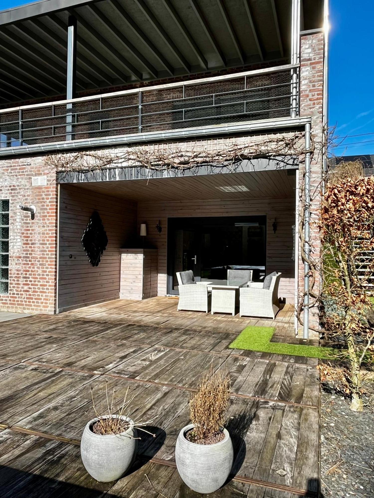 Chez Mailis Lägenhet Rhisnes Exteriör bild